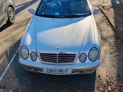 Grau Gebraucht 2001 Mercedes CLK230 Avantgarde Cabrio | 2.700 €