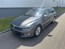 Grau Gebraucht 2016 VW Passat Highline Kombi | 13.600 € (Fairer Preis)