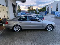 Grau Gebraucht 2003 Mercedes E200 Limousine | 3.999 € (Fairer Preis)