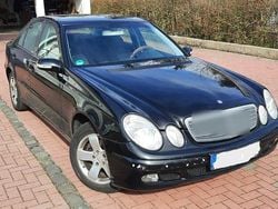 Schwarz Gebraucht 2003 Mercedes E200 Limousine | 2.500 € (Fairer Preis)