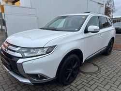 Weiß Gebraucht 2016 Mitsubishi Outlander Top SUV | 13.500 € (Guter Preis)