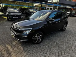 Schwarz Gebraucht 2024 Skoda Kamiq Selection SUV | 27.390 € (Etwas zu teuer)