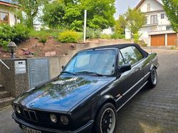 Schwarz Gebraucht 1989 BMW 320 Cabriolet Cabrio | 14.900 €