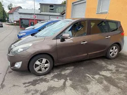 Mokkabraun Gebraucht 2012 Renault Scénic III Dynamique Van / Kleinbus | 5.350 € (Fairer Preis)
