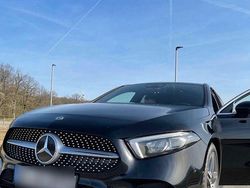 Schwarz Gebraucht 2019 Mercedes A180 AMG line Limousine | 20.250 € (Fairer Preis)