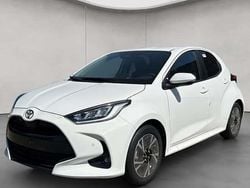 Weiß Neu 2025 Toyota Yaris Hybrid Limousine | 23.990 € (Guter Preis)