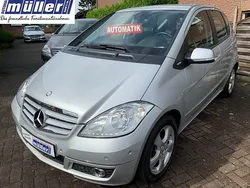 Silber Gebraucht 2011 Mercedes A200 Avantgarde Limousine | 11.690 €