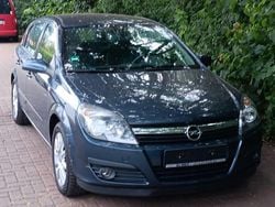 Blau Gebraucht 2007 Opel Astra Limousine | 1.800 € (Guter Preis)
