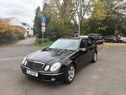 Schwarz Gebraucht 2005 Mercedes E240 Avantgarde Limousine | 5.000 € (Fairer Preis)