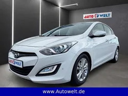 Weiß Gebraucht 2012 Hyundai i30 Limousine | 8.990 € (Etwas zu teuer)