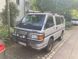 Silber Gebraucht 1990 Mitsubishi L300 Van / Kleinbus | 12.000 €