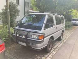 Silber Gebraucht 1990 Mitsubishi L300 Van / Kleinbus | 15.000 €