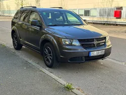 Grau Gebraucht 2021 Dodge Journey SUV | 13.500 €