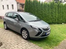 Grau Gebraucht 2012 Opel Zafira Tourer Edition Van / Kleinbus | 8.800 € (Etwas zu teuer)