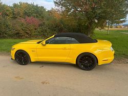 Gelb Gebraucht 2016 Ford Mustang GT Cabrio | 31.999 € (Fairer Preis)
