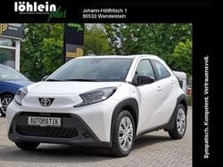Weiß Gebraucht 2023 Toyota Aygo Comfort Kleinwagen | 15.999 € (Guter Preis)