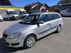 Silber Gebraucht 2011 Skoda Fabia Ambiente Kleinwagen | 3.499 € (Guter Preis)