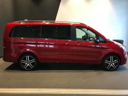 Rot Gebraucht 2020 Mercedes V300 Night Van / Kleinbus | 53.990 € (Guter Preis)