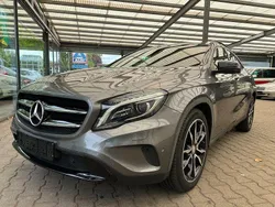 Grau Gebraucht 2015 Mercedes GLA200 Urban SUV | 16.980 € (Fairer Preis)