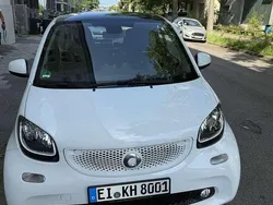 Weiß Gebraucht 2017 Smart ForTwo Coupé Basis Kleinwagen | 9.444 € (Guter Preis)