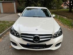 Weiß Gebraucht 2015 Mercedes E220 Elegance Limousine | 18.000 € (Fairer Preis)
