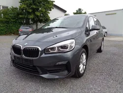 Grau Gebraucht 2021 BMW 216 Gran Tourer Advantage Van / Kleinbus | 17.400 € (Fairer Preis)