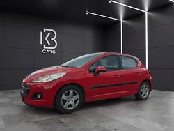 Farbe rot aden/deckende lackie Gebraucht 2009 Peugeot 207 Tendance Kleinwagen | 2.500 € (Guter Preis)
