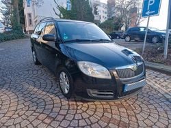 Schwarz Gebraucht 2009 Skoda Fabia Kombi | 2.490 € (Fairer Preis)