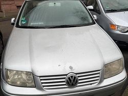 Silber Gebraucht 2001 VW Golf IV Kleinwagen | 1.500 €