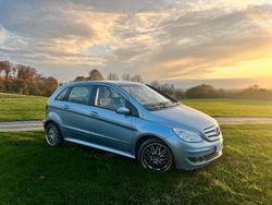 Blau Gebraucht 2005 Mercedes B180 Van / Kleinbus | 2.200 € (Teuer)