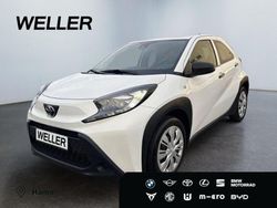 Schneeweiß Gebraucht 2022 Toyota Aygo Kleinwagen | 12.480 € (Fairer Preis)