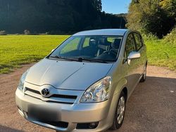 Silber Gebraucht 2005 Toyota Corolla Verso Van / Kleinbus | 6.499 € (Teuer)