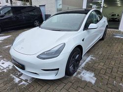 Weiß Gebraucht 2022 Tesla Model 3 RWD Limousine | 27.370 € (Guter Preis)