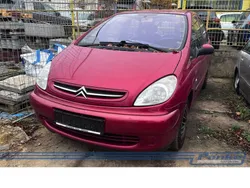 Rot Gebraucht 2003 Citroën Xsara Picasso Van / Kleinbus | 890 € (Superpreis)