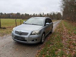 Silber Gebraucht 2008 Toyota Avensis Kombi | 3.400 € (Etwas zu teuer)