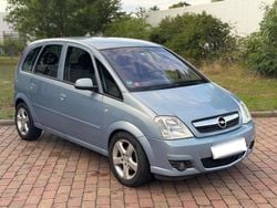 Blau Gebraucht 2006 Opel Meriva Van / Kleinbus | 2.500 € (Teuer)