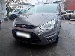 Grau Gebraucht 2013 Ford S-MAX S Van / Kleinbus | 5.650 € (Fairer Preis)