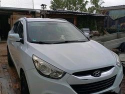 Weiß Gebraucht 2012 Hyundai ix35 SUV | 6.300 € (Guter Preis)