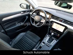 Grau Gebraucht 2021 VW Passat Elegance Kombi | 19.992 € (Etwas zu teuer)