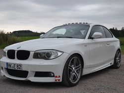 Weiß Gebraucht 2011 BMW 125 Coupé M Sport Coupé | 18.000 € (Etwas zu teuer)