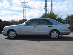 Silber Gebraucht 1997 Mercedes E430 Avantgarde Limousine | 7.430 € (Teuer)