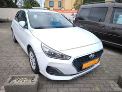 Weiß Gebraucht 2018 Hyundai i30 Limousine | 11.875 € (Fairer Preis)