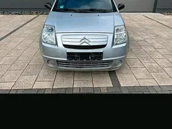 Silber Gebraucht 2005 Citroën C2 Kleinwagen | 2.000 €