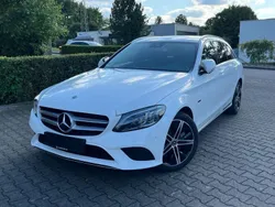 Weiß Gebraucht 2020 Mercedes C300e Avantgarde Limousine | 19.111 € (Superpreis)