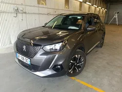 Grau Gebraucht 2022 Peugeot 2008 Allure SUV | 13.450 € (Guter Preis)