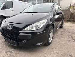 Schwarz Gebraucht 2005 Peugeot 307 Filou Kleinwagen | 2.400 € (Fairer Preis)