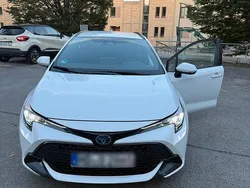 Weiß Gebraucht 2024 Toyota Corolla Business Edition Kombi | 20.500 € (Etwas zu teuer)