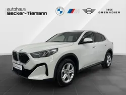 Alpinweiß uni Gebraucht 2024 BMW X2 Efficient Dynamics SUV | 34.888 € (Superpreis)