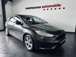 Grau Gebraucht 2016 Ford Focus Ambiente Limousine | 8.900 € (Fairer Preis)