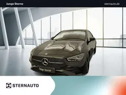 Lack kosmosschwarz Gebraucht 2024 Mercedes CLA200 Advanced Plus Coupé | 37.842 € (Fairer Preis)